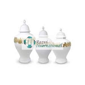 Tarro de jengibre blanco con diseño de enlace dorado Decoración estándar moderna Blanco con diseño dorado Juego de tarros modernos de lujo para la venta - Product Image 1