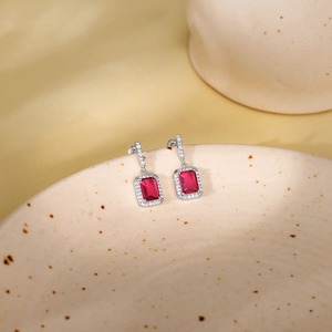 Meilleure vente en gros de boucles d'oreilles fines en argent sterling 925 Design de luxe véritable rubis octogone Dangler poire coupée prête - Product Image 3