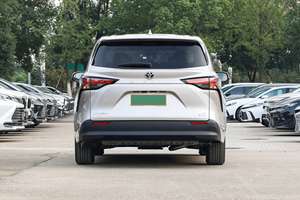 Vehículo Utilitario Deportivo Híbrido Automático E-Four Eléctrico 4x4, 245 HP, Autonomía de +900 km, 6 Bolsas de Aire, Todoterreno, 7 Asientos - Product Image 5