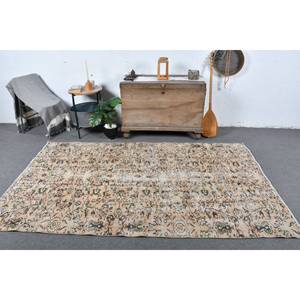 พรมขนแกะสีเขียวสีเบจคลาสสิกงานเย็บปะทรงสี่เหลี่ยมผืนผ้าขนาด5 'x 8' - Product Image 1