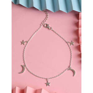 Achetez des chevillères/Payals 100 % argent 925 véritable pour femmes et filles, plaquées or 14 carats avec une pierre principale en diamant mignon et un matériau de qualité. - Product Image 2