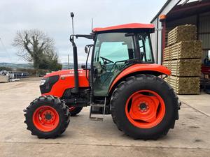 Tractor de Orugas Nuevo de Alta Calidad M6060, 4x4, 63.5HP, Transmisión por Engranajes, para Uso Agrícola con Bomba y Caja de Cambios - Product Image 2
