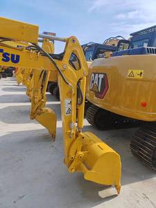 Gran oferta excavadora de orugas Komatsu PC30MR de segunda mano en Japón, con piezas de motor central - Product Image 3