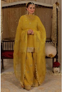 Collection de salwar kameez indiens et pakistanais jaunes avec broderies pour femmes, vêtements de mariage - Product Image 2