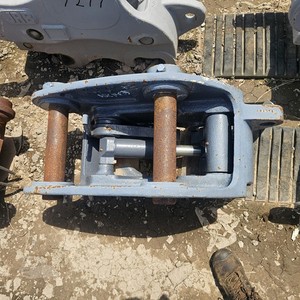 Nouvel adaptateur de couplage rapide hydraulique pour excavatrice Miller Bug 200 210G 225 245G pour des changements rapides de godets - Product Image 2