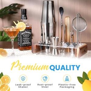 Ensemble de shakers à cocktail en acier inoxydable avec base et couvercle en bois élégants pour mariages et événements spéciaux - Product Image 5