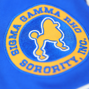 เสื้อเบสบอล Sigma Gamma Rho สีทองน้ำเงินสำหรับผู้หญิง ตัวอักษรกรีก กระดุมติดหน้าเสื้อ SGR เสื้อผ้าชมรมนักศึกษา ทรงสปอร์ต ใส่สบายๆ - Product Image 6