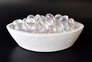 Pierres de quartz arc-en-ciel Aura de qualité supérieure, 1 kg, pierres roulées pour la décoration et la méditation. - Product Image 5