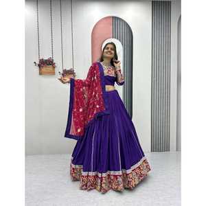 LANZAMIENTO NUEVO FESTIVE WEAR LEHENGA CHOLI TELA DE ALGODÓN PURO CON DISEÑO DE CODIFICACIÓN DE SECUENCIA DE BORDADO - Product Image 1