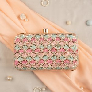 Bolso de Mano Tipo Clutch Elegante y de Diseño para Mujer, de Alta Calidad, Casual, para la Noche, con Perlas y Patrón de Resina en Forma de Media Luna - Product Image 3