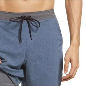 กางเกงขาสั้นผู้ชายสไตล์ถนนโลโก้ที่กําหนดเองพิมพ์กางเกงขาสั้นเปล่าคุณภาพสูงสําหรับผู้ชายผ้าฝ้ายโพลีเอสเตอร์ยิมสั้นราคาที่ดีที่สุด - Product Image 5