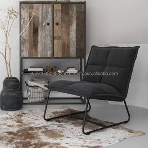 Chaise d'appoint moderne noire rembourrée avec pieds en métal Sièges minimalistes pour le salon et le café - Product Image 1