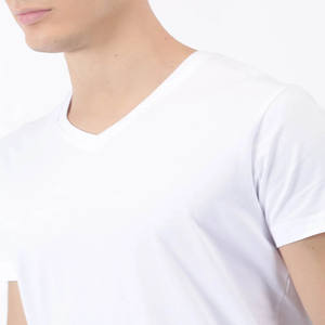 Camisetas Modernas Ajustadas con Cuello en V - Product Image 5