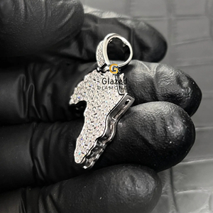 Colgante de mapa de África estilo Hip Hop, adornado con moissanita de claridad VV, corte brillante redondo, chapado en rodio, plata de ley 925 - Product Image 2