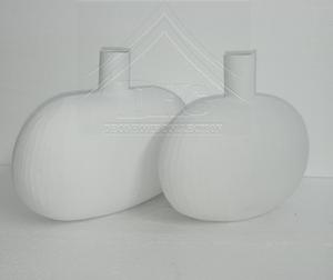 Elegante florero decorativo de aluminio y metal, impresionante pieza de acento en blanco y negro, perfecto tanto para casas modernas como para grandes eventos - Product Image 5