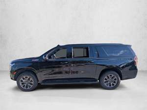 BEST-SELLER! Véhicule personnel SUV SuburbanZ71 V-8 4.X.4 A/T d'occasion 2022 - Product Image 2