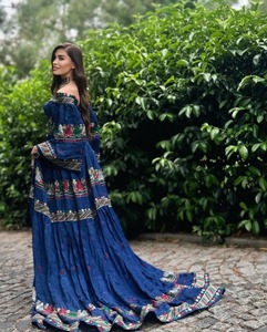 Vestido Largo de Gasa Vintage de Lujo con Mangas Largas y Bordado Cultural Afgano para Bodas Tradicionales y Eventos Festivos - Product Image 1