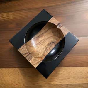 Cendrier de poche de luxe en bois et résine noire - Cendrier carré artisanal pour cigares, accessoire de fumage haut de gamme et décoration élégante pour la maison - Product Image 4