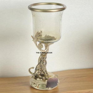 Candelabro de metal de aluminio hecho a mano moderno con acabado dorado, candelabro único de hormigón, acento de iluminación - Product Image 1