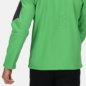 Ropa de calle para hombre, chaqueta Softshell, chaqueta con estampado de logotipo personalizado, venta de proveedor de fábrica, chaqueta Softshell personalizada para hombre - Product Image 4