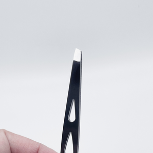 Pinzas para cejas de acero inoxidable de la mejor calidad para mujer con punta inclinada pulida de diferente diseño para mayor comodidad y estilo - Product Image 6
