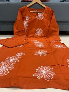 ชุดกางเกง kurti นี้เหมาะสำหรับเทศกาลด้วยการปักที่มีชีวิตชีวาและสวยงาม - Product Image 5