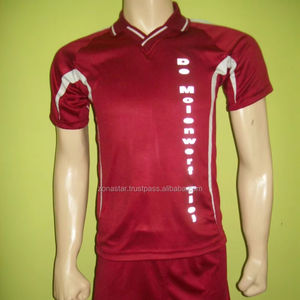 ชุดฟุตบอลผู้ชายแบบสั่งทำพิเศษ แห้งเร็ว 100% โพลีเอสเตอร์ สำหรับผู้ใหญ่ บริการ OEM พร้อมพิมพ์โลโก้ทีมด้วยเทคนิคการพิมพ์แบบรีดร้อน - Product Image 1