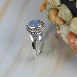 Elegante anillo de Plata de Ley 925 con piedras preciosas de Calcedonia azul y ajuste de bisel de corte brillante ovalado Natural y joyería hecha a mano anillo fino - Product Image 3