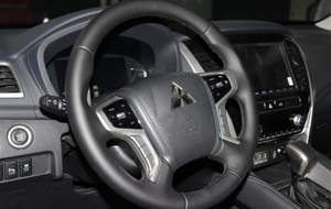 MITSUBISHI MONTERO SPORT ELITE 3.0L essence V6 2023 - Product Image 2