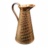 Pot à eau en cuivre classique, luxueux, écologique, fait main et personnalisé, avec poignée, par Crescent Crafts, en vente.