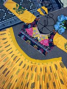 Collection Navratri Prêt-à-Porter Pleine Cousu Lahenga-Choli Avec Dupatta - Product Image 5