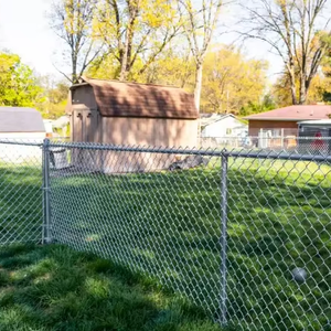 Panneaux de clôture en chaîne de mailles galvanisées revêtues de PVC d'occasion en gros, hauteur de 6 pieds, sécurité domestique, jardin extérieur, bord torsadé <span class=keywords><strong>simple</strong></span> - Product Image 1
