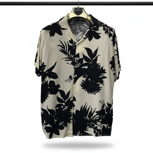 Chemise à manches courtes pour homme, motif floral moderne, coupe décontractée, tissu satiné léger, design estival élégant, vêtements décontractés, vacances - Product Image 3
