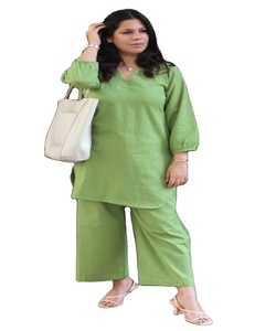 Costume en coton pour femmes musulmanes avec broderie élégante et Dupatta à la mode islamique pakistanaise pour la fête de l'Aïd - Product Image 1