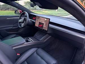 Tesla Model 3 2024, propulsion arrière, toit panoramique en verre, moteur électrique simple, berline automatique - Product Image 2