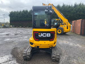 รถขุดขนาดเล็ก JCB 25Z-1 มือสอง ระบบไฮดรอลิก แบบตีนตะขาบ เหมาะสำหรับงานก่อสร้างในพื้นที่จำกัด และใช้ในบ้าน น้ำหนัก 2.5 ตัน - Product Image 3