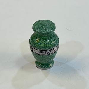 Urna conmemorativa para adultos de esmalte verde monarca con ataúd de recuerdo de latón estilo americano Rosa grabado para urnas funerarias de cenizas de HHO - Product Image 6