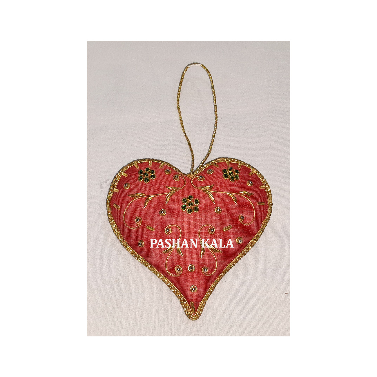 สีแดงเข้ม