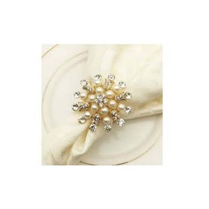 Rond de serviette en métal doré avec motif en émail Décoration de table de mariage Anneau de serviette en or de luxe - Product Image 4