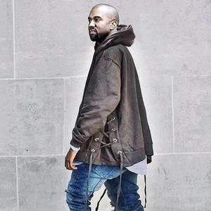 Pull à capuche homme surdimensionné épaules tombantes avec épaules découpées et tissu doux en mélange de coton pour un look tendance et décontracté - Product Image 5