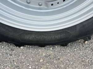 TRACTEURS AGRICOLES HAUTE PUISSANCE 2022 8737S 4WD AVEC DES PERFORMANCES FIABLES POUR DES OPÉRATIONS AGRICOLES À GRANDE ÉCHELLE - Product Image 5