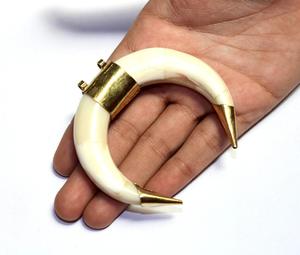 Collier avec pendentif en os de buffle, bijoux tribaux naturels et durables pour femmes, haute qualité - Product Image 2