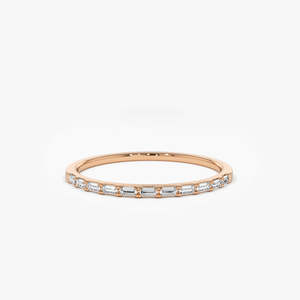 Anillo de Diamantes Baguette Ultrafino Apilable de Media Eternidad, 0.15 Quilates, Color G, Claridad VS, Oro Sólido de 14K, Joyería Hecha a Mano - Product Image 2