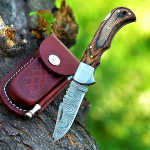 Couteau de poche pliant en acier Damas fait main sur mesure avec manche en bois, support OEM pour la chasse, qualité supérieure artisanale - Product Image 1