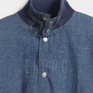 ราคาขายส่ง เสื้อแจ็คเก็ตยีนส์บอมเบอร์ผู้ชายคุณภาพสูง คอตั้ง น้ำหนักเบา ระบายอากาศได้ดี เป็นมิตรกับสิ่งแวดล้อม ปรับแต่งได้ ผลิตจากผ้าฝ้าย 100% - Product Image 5