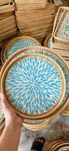 Plateau en rotin incrusté de nacre, rotin et coquillages pour service décoratif, Vietnam par 99 Gold Data - Ms Violet - Product Image 2