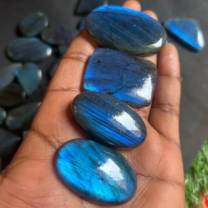 Haute qualité AAA + Grade naturel bleu Labradorite feu pierres précieuses multi-facettes Labradorite Cabochon mélange taille prix de gros Lot - Product Image 1