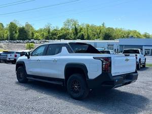 (W & T) โปรโมชั่นมือสอง2025 CHEVR0LET Silverado EV LT ขยายช่วง4DR 4WD crewcab (ไฟฟ้า DD) รถกระบะมือสอง - Product Image 6