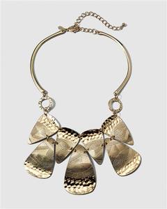 Collar de Fiesta Negro y Sostenible para Damas - Product Image 5