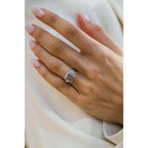 แหวนเพชรทรง Asscher สีน้ำตาลอมชมพู ได้รับการรับรองจาก IGI สำหรับความหรูหรา - Product Image 3